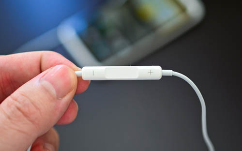 Кнопки на Apple EarPods: как их можно использовать
