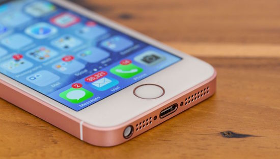 Отличный старт: iPhone SE пользуется большим спросом