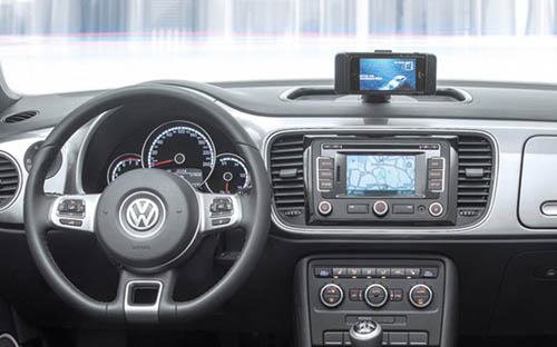Volkswagen iBeetle — первый автомобиль с заводской поддержкой iPhone