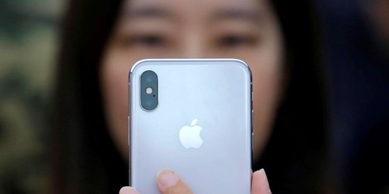 iPhone X у Китаї стимулює як «апгрейд» моделей, так і переходи з Android пристроїв