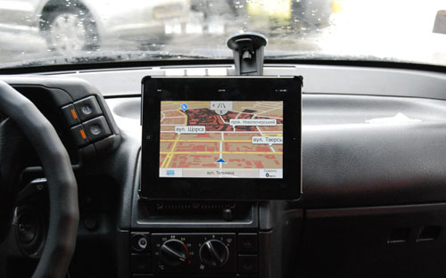 Обзор автомобильных креплений для iPhone и iPad