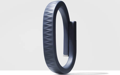 К нам приехали черные и темно-синие Jawbone UP